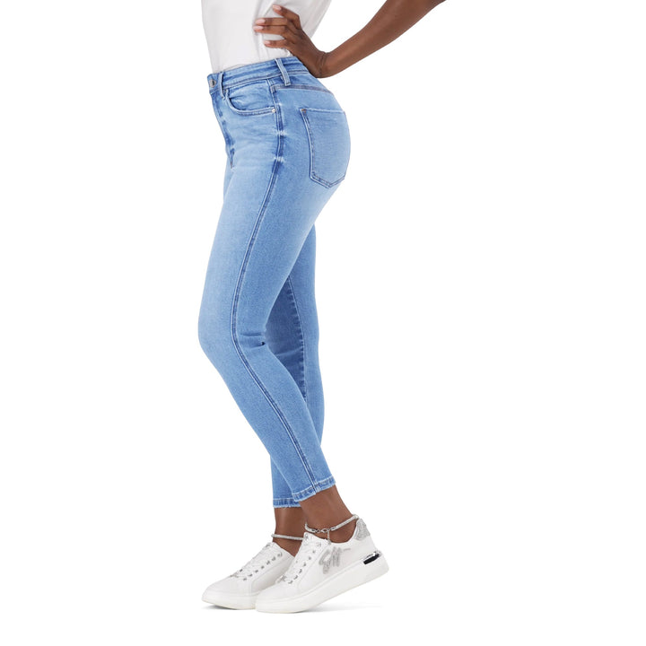ZOE CONTOUR CURVY MID WASH SKINNY
